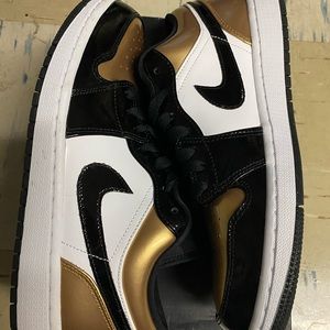 GOLD TOE JORDAN 1 LOW